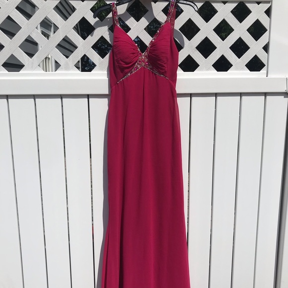 Dresses & Skirts - Pink prom dress never worn